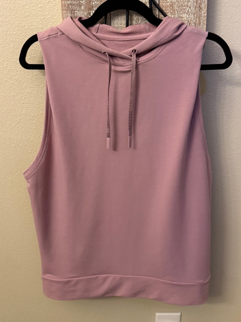 lululemon X Barrys Stronger As One Pink Sleeveless Hooded Tank Womens 10
